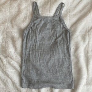 cute gray ribbed tank top!